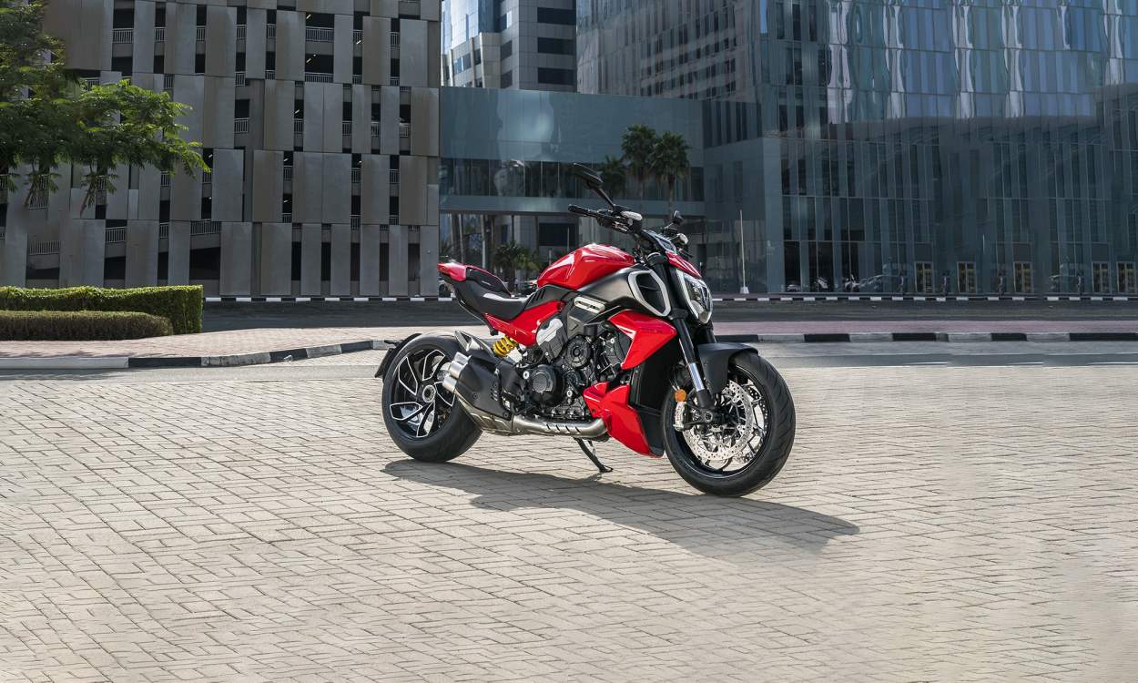 Ducati Diavel V4 image
